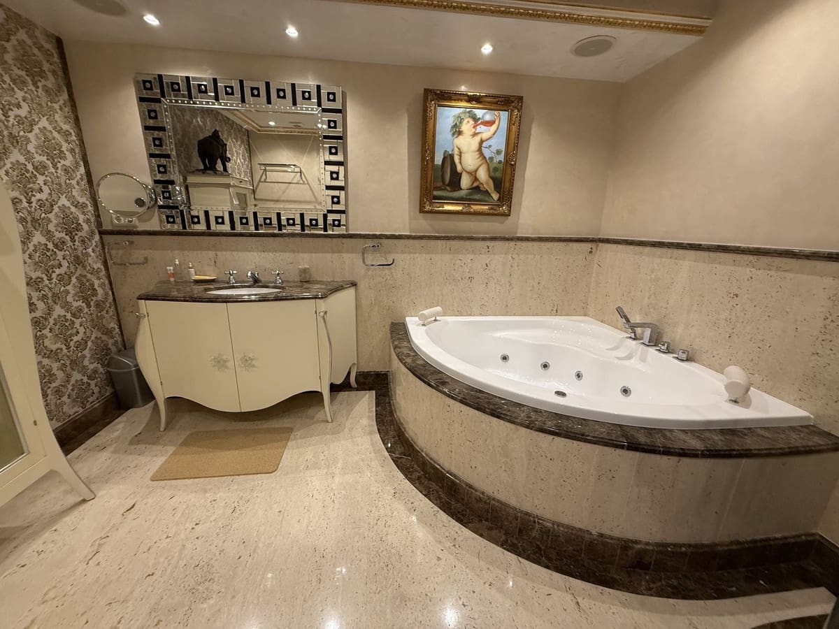 4 soverom Leilighet til salgs i Puerto Banus med svømmebasseng garasje - € 3 380 000 (Ref: 9314000)