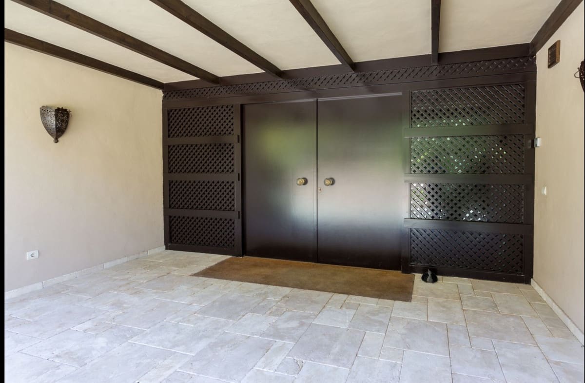 6 soveværelse Villa til salg i Rio Real med swimmingpool garage - € 3.400.000 (Ref: 9314001)