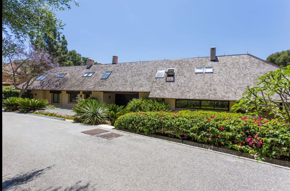 6 soveværelse Villa til salg i Rio Real med swimmingpool garage - € 3.400.000 (Ref: 9314001)