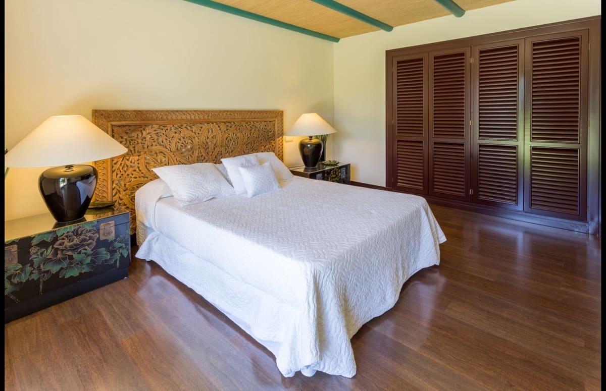 6 soveværelse Villa til salg i Rio Real med swimmingpool garage - € 3.400.000 (Ref: 9314001)