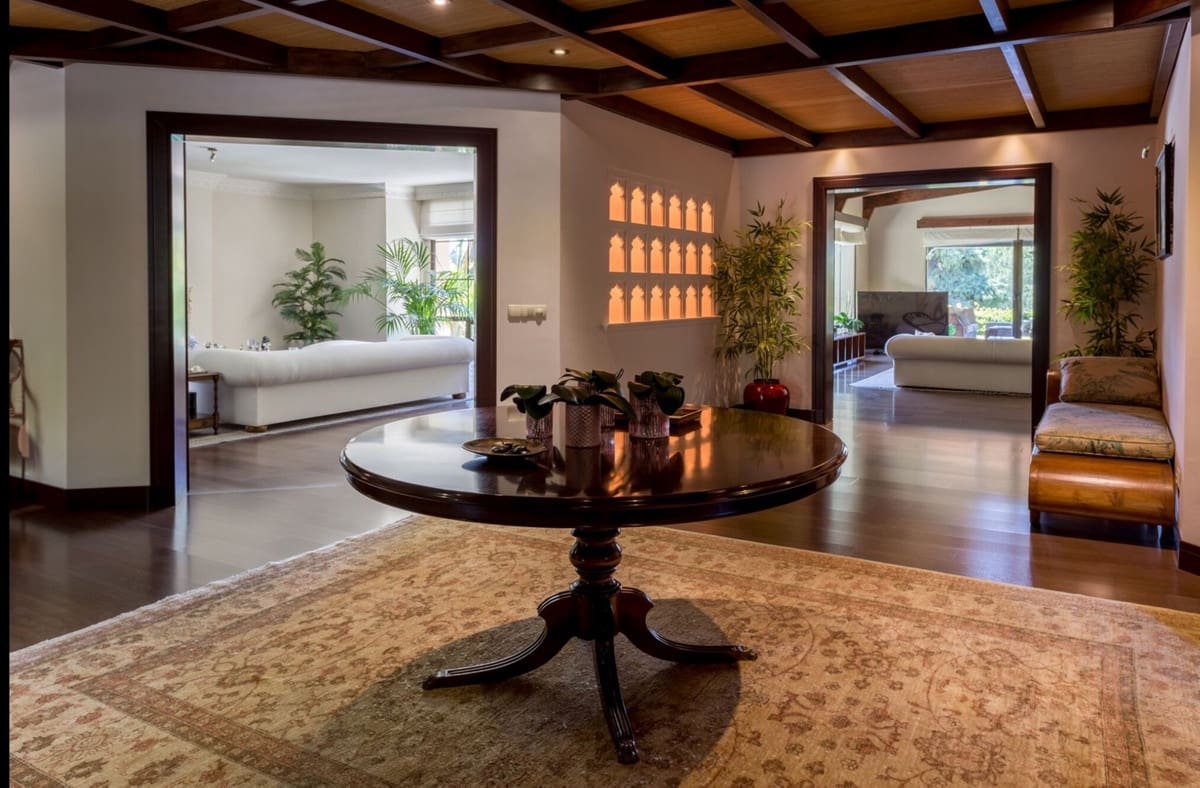 6 soveværelse Villa til salg i Rio Real med swimmingpool garage - € 3.400.000 (Ref: 9314001)