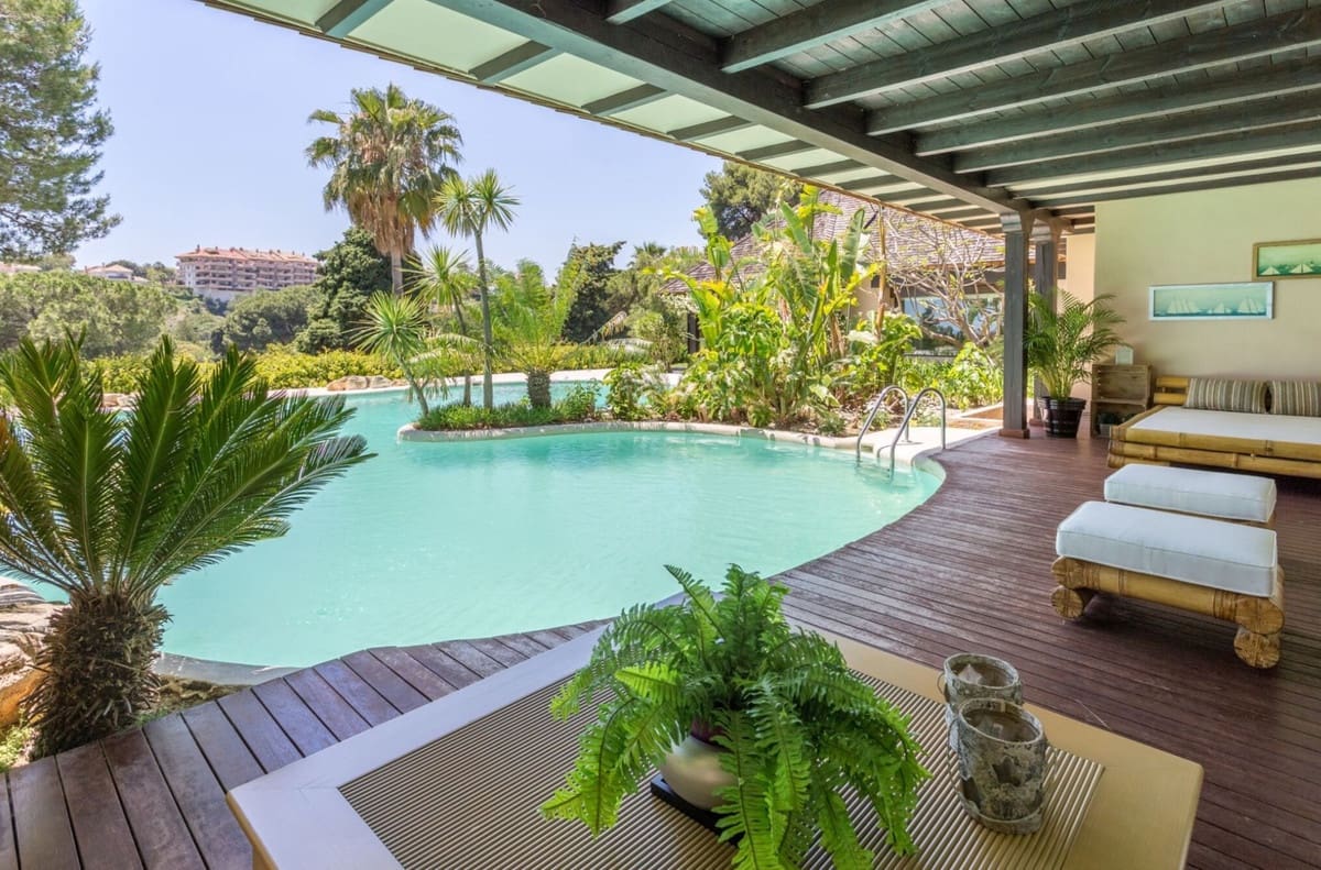 6 soveværelse Villa til salg i Rio Real med swimmingpool garage - € 3.400.000 (Ref: 9314001)