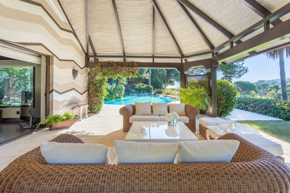 6 soveværelse Villa til salg i Rio Real med swimmingpool garage - € 3.400.000 (Ref: 9314001)