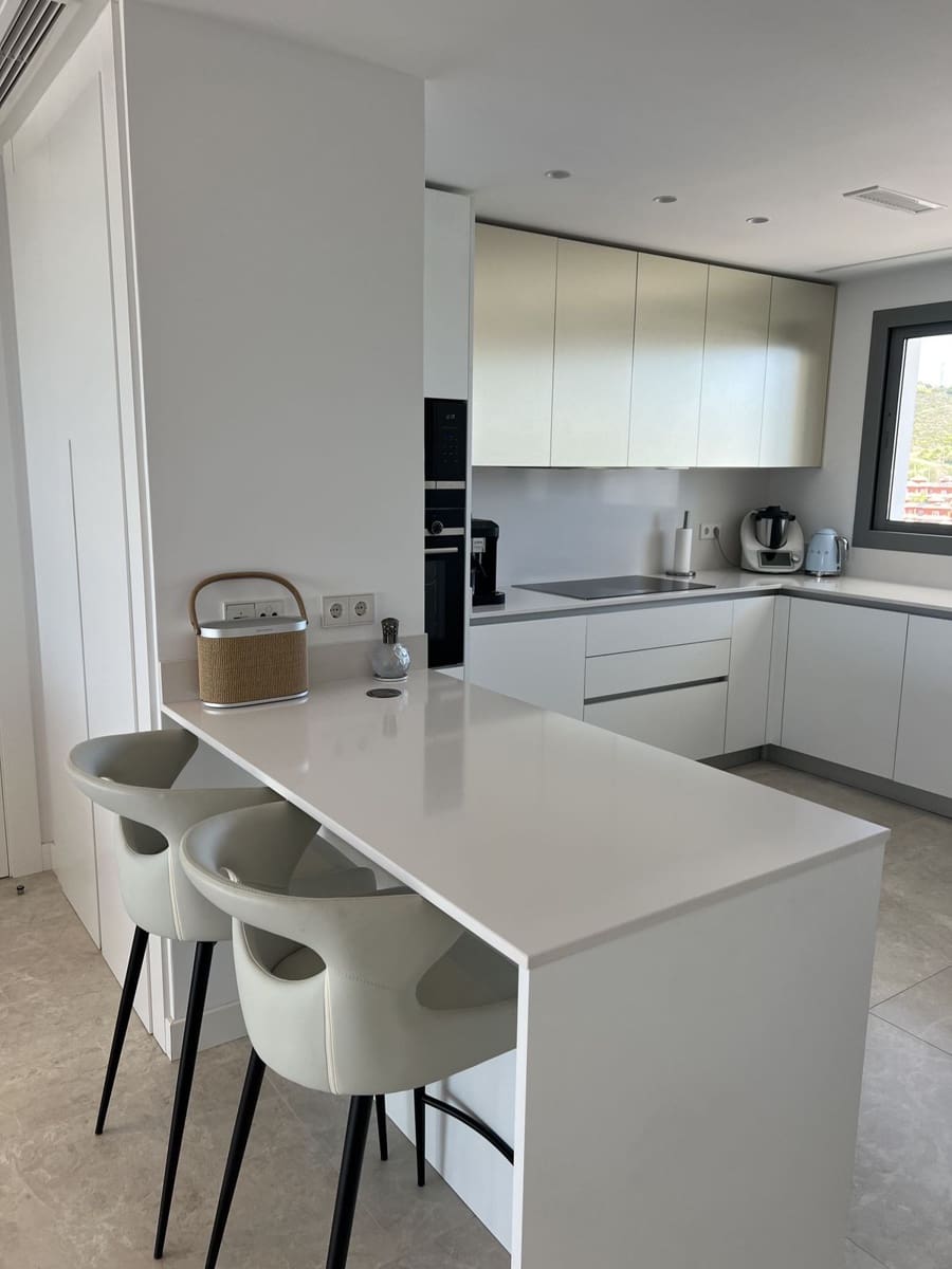 3 camera da letto Appartamento da affitare come casa vacanza in Los Monteros con piscina garage - 3.500 € (Rif: 9314012)