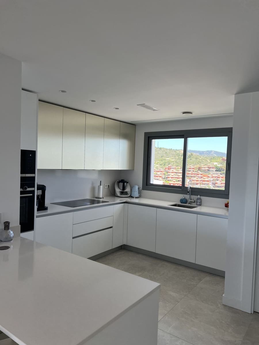 3 camera da letto Appartamento da affitare come casa vacanza in Los Monteros con piscina garage - 3.500 € (Rif: 9314012)