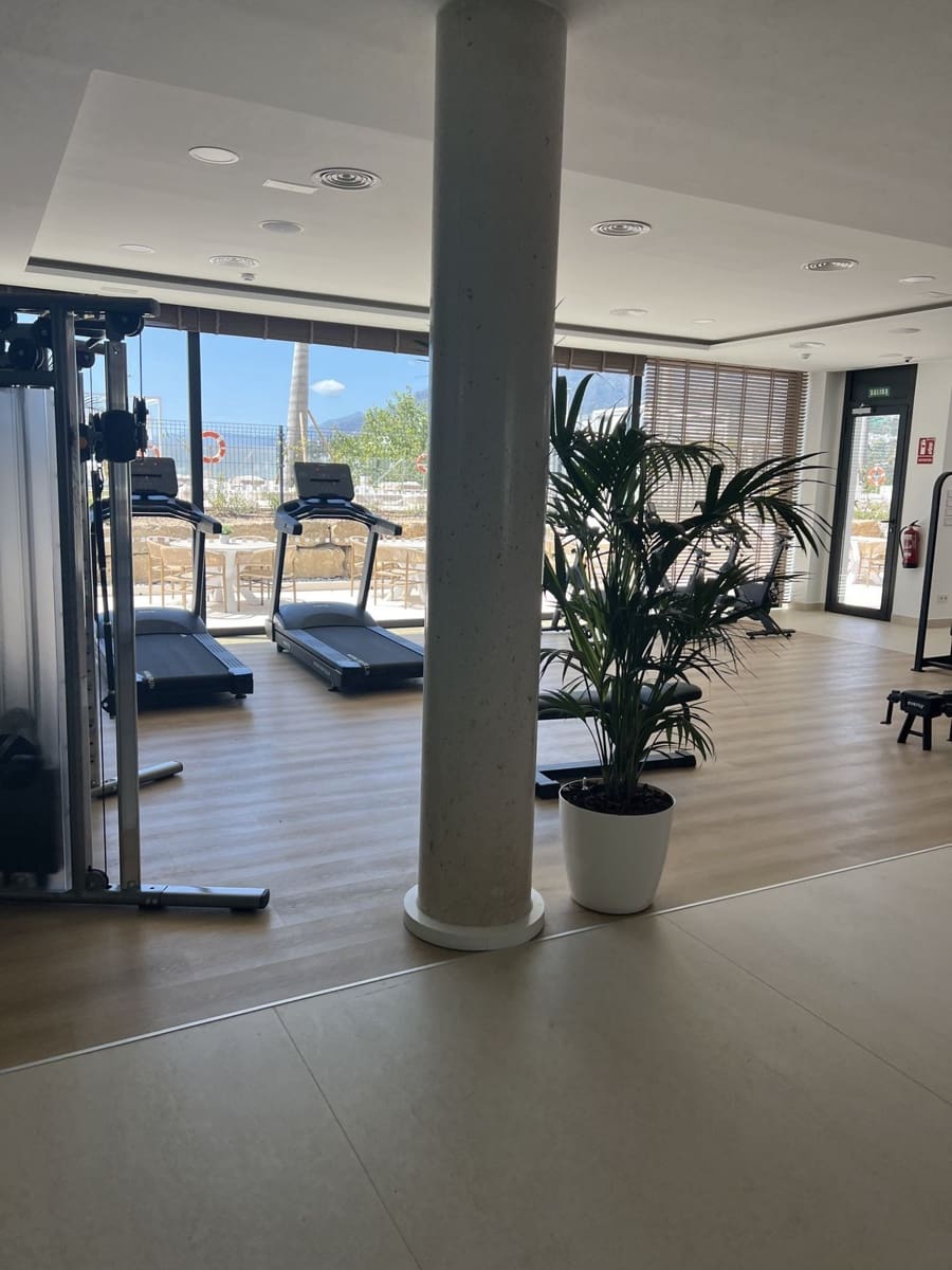 3 camera da letto Appartamento da affitare come casa vacanza in Los Monteros con piscina garage - 3.500 € (Rif: 9314012)