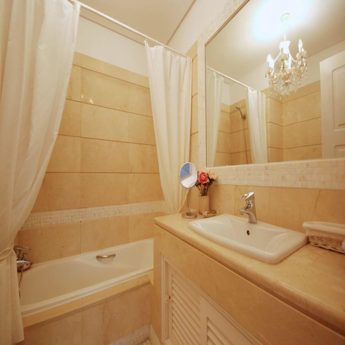 2 bedroom Apartment for holiday rental in Marbella with pool garage - € 1,500 (Ref: 9314013)