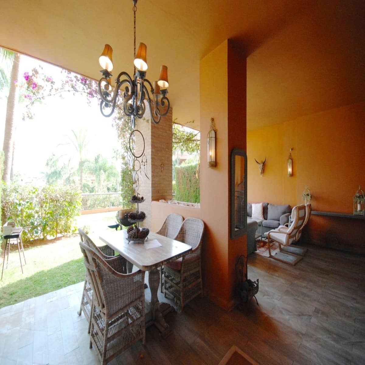 2 bedroom Apartment for holiday rental in Marbella with pool garage - € 1,500 (Ref: 9314013)