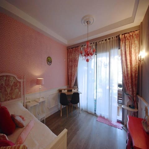 2 bedroom Apartment for holiday rental in Marbella with pool garage - € 1,500 (Ref: 9314013)