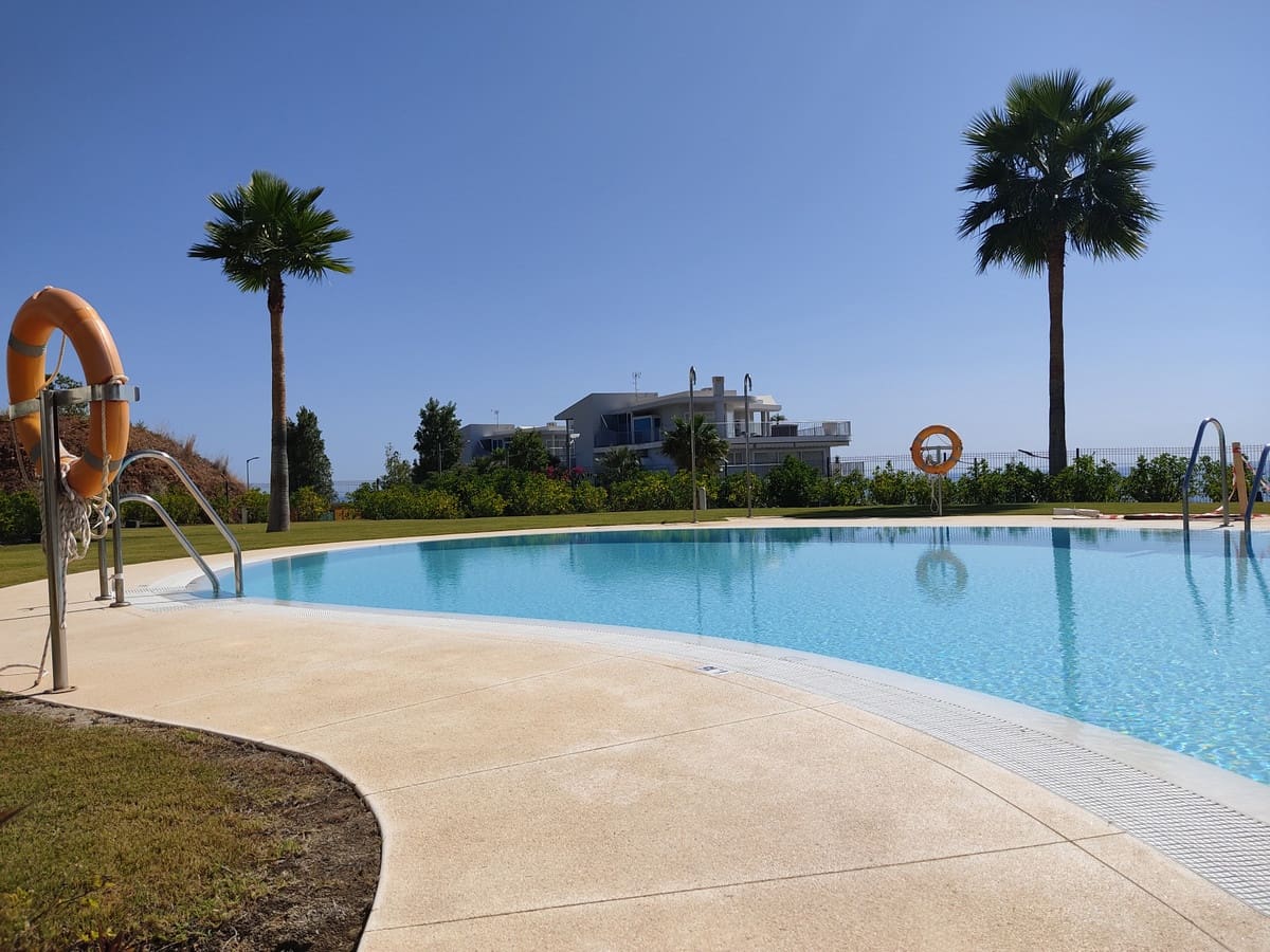 3 bedroom Apartment for sale in Torrequebrada with pool garage - € 850,000 (Ref: 9314332)