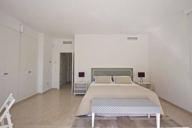 5 soveværelse Villa til salg i Guadalmina Baja, Marbella - € 2.050.000 (Ref: 9314334)