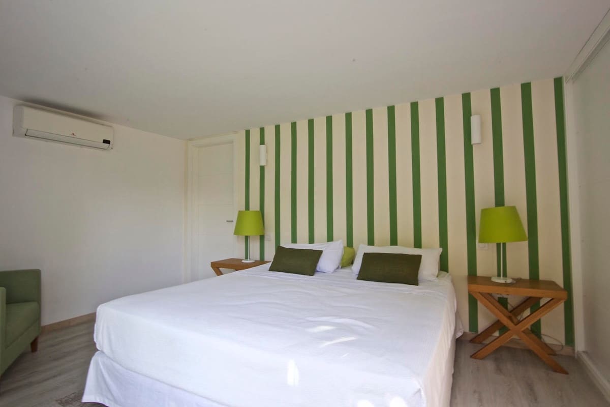 5 slaapkamer Villa voor vakantieverhuur in Guadalmina - € 9.000 (Ref: 9314336)