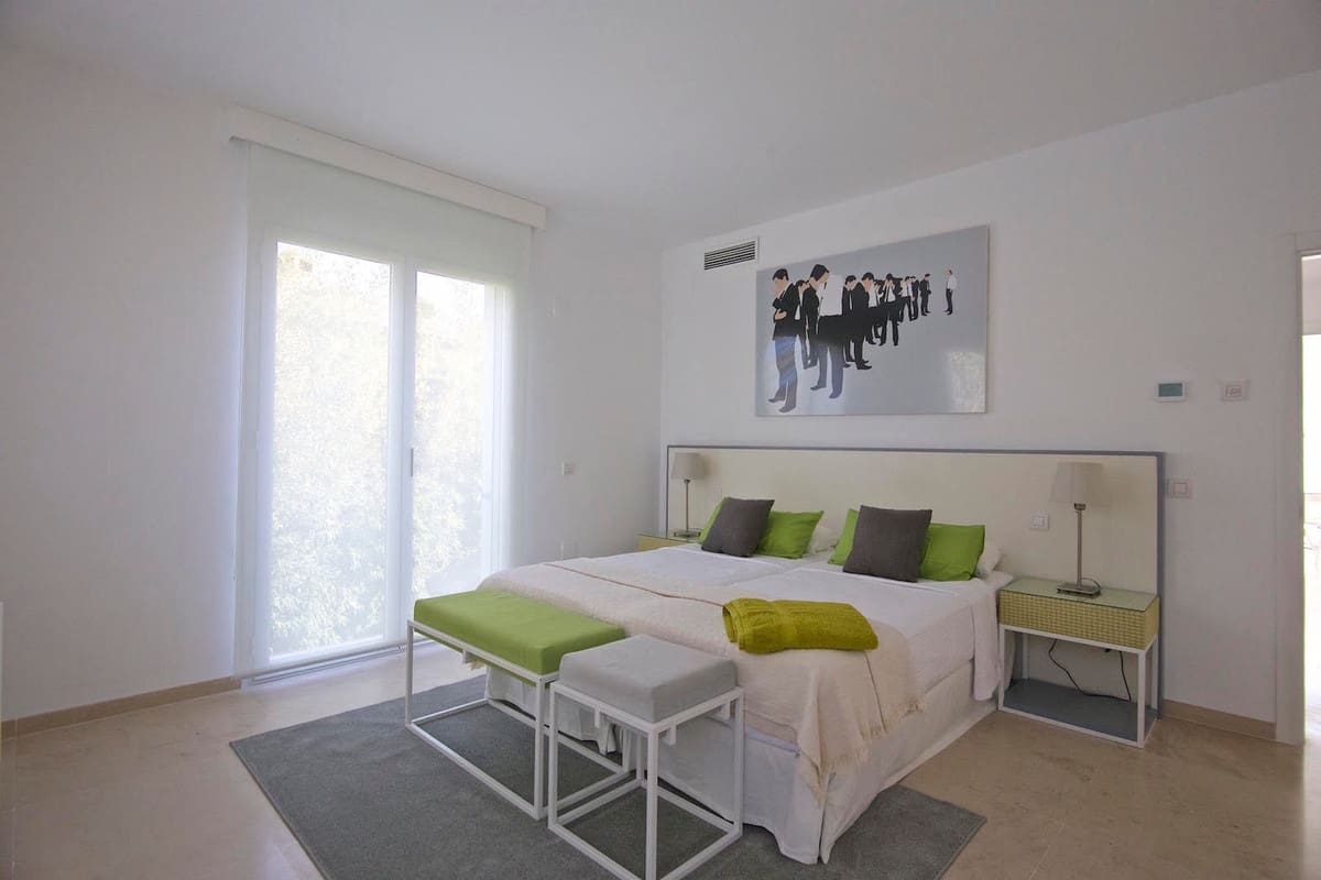 5 slaapkamer Villa voor vakantieverhuur in Guadalmina - € 9.000 (Ref: 9314336)