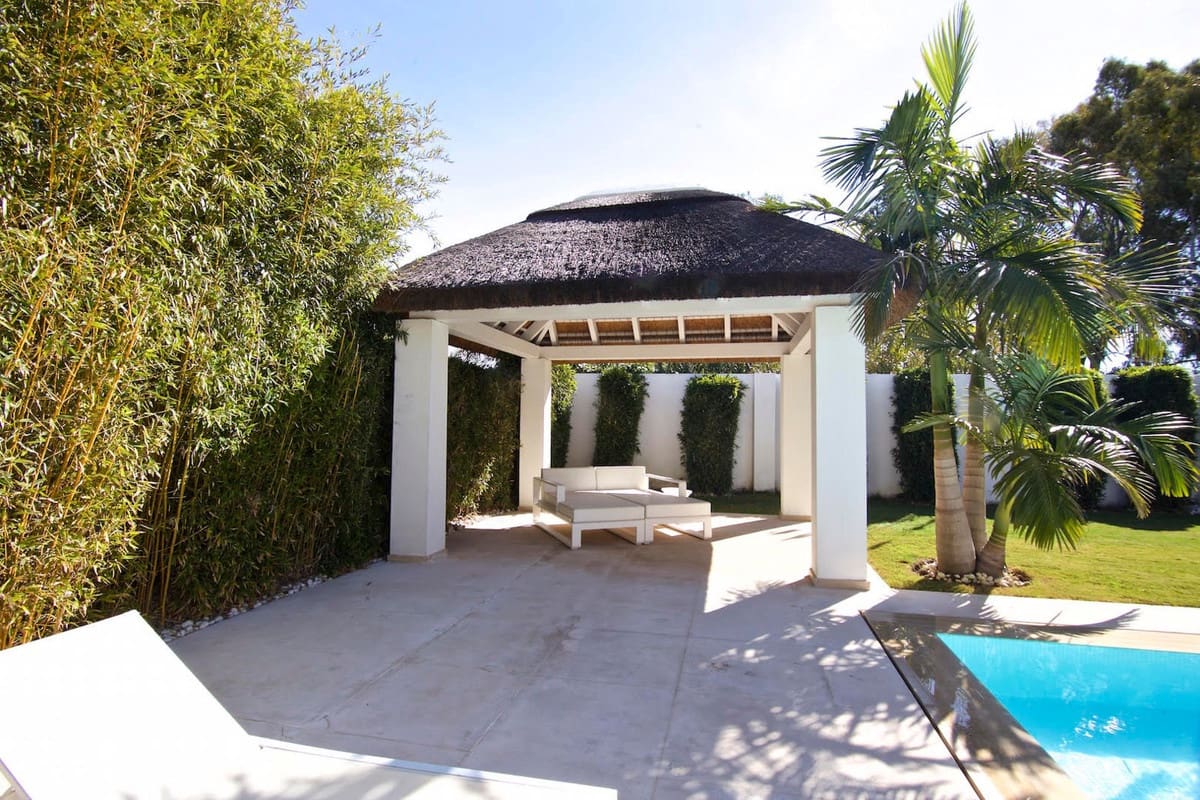 5 slaapkamer Villa voor vakantieverhuur in Guadalmina - € 9.000 (Ref: 9314336)