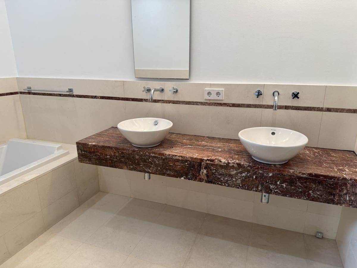 4 quarto Moradia Geminada para venda em Marbella com piscina garagem - 3 000 000 € (Ref: 9314339)