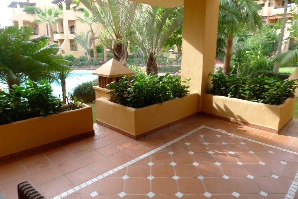 Apartamento de 3 habitaciones en San Pedro de Alcantara en venta con piscina garaje - 950.000 € (Ref: 9314346)