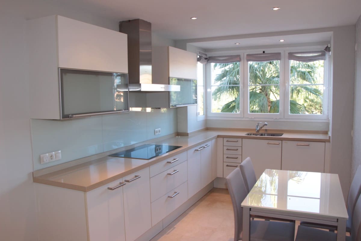 2 soveværelse Lejlighed til salg i Marbella med swimmingpool garage - € 475.000 (Ref: 9314368)