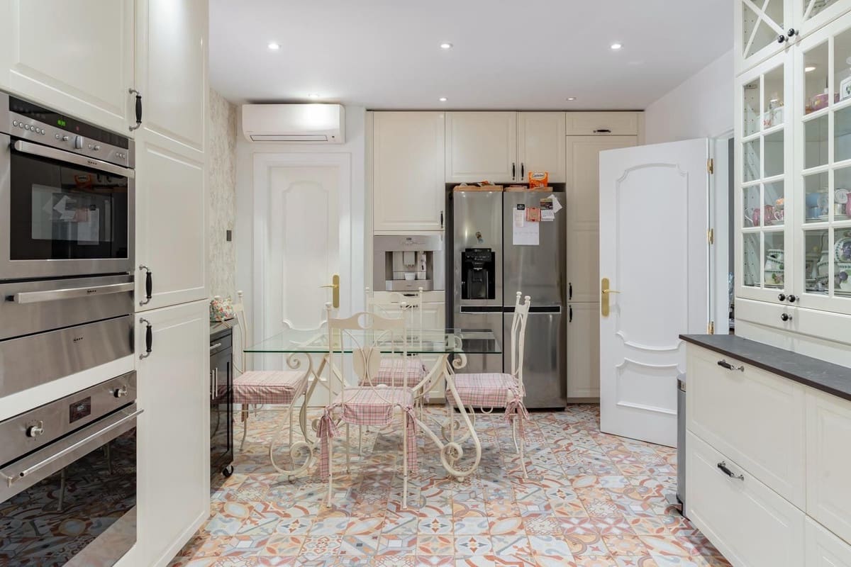 5 sypialnia Willa na sprzedaż w Marbella - 3 250 000 € (Ref: 9314374)