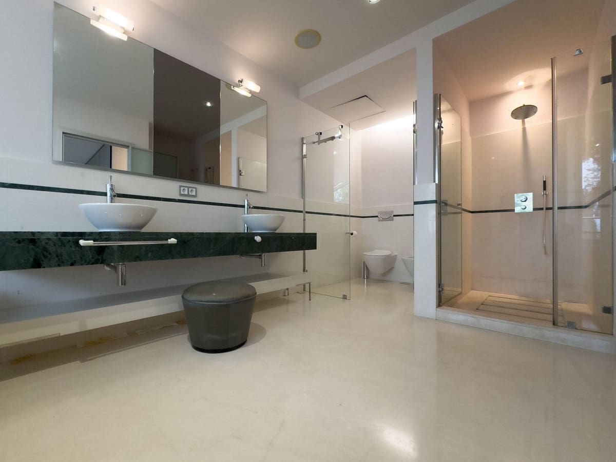 4 soveværelse Semi-Rækkehus til salg i Marbella med swimmingpool garage - € 2.850.000 (Ref: 9314383)