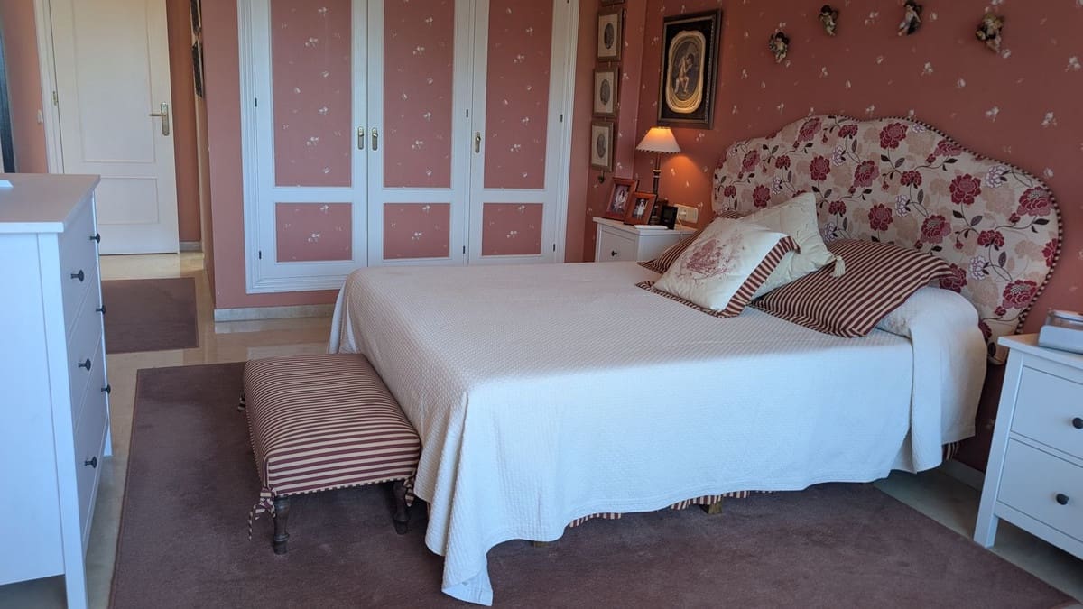 4 slaapkamer Halfvrijstaande villa te koop in San Pedro de Alcantara met zwembad garage - € 2.600.000 (Ref: 9314385)