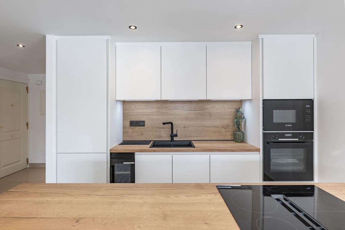 3 soverom Leilighet til salgs i Nueva Andalucia med svømmebasseng - € 785 000 (Ref: 9330170)