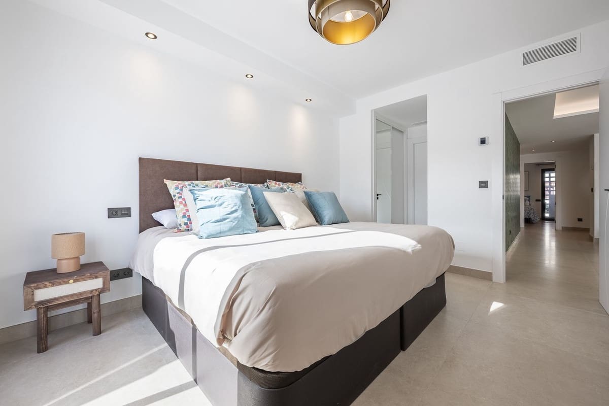 3 soverom Leilighet til salgs i Nueva Andalucia med svømmebasseng - € 785 000 (Ref: 9330170)