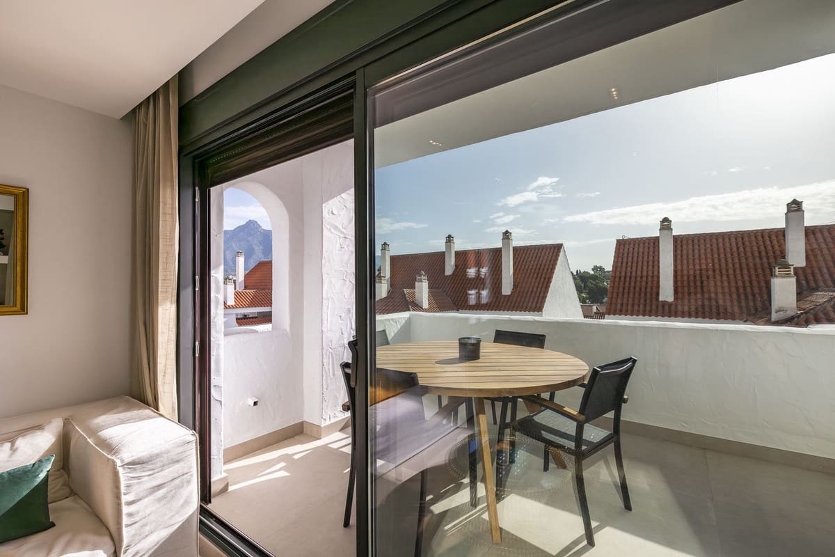 3 soverom Leilighet til salgs i Nueva Andalucia med svømmebasseng - € 785 000 (Ref: 9330170)