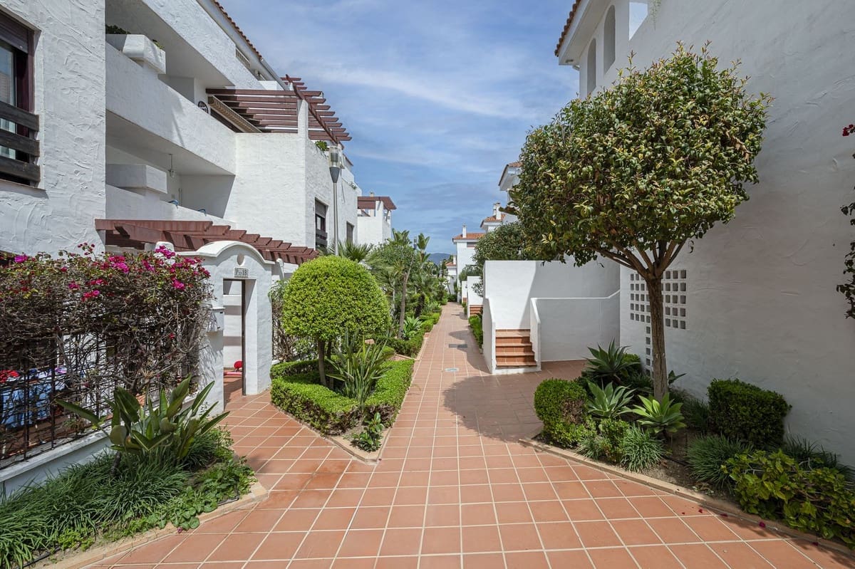 3 soverom Leilighet til salgs i Nueva Andalucia med svømmebasseng - € 785 000 (Ref: 9330170)