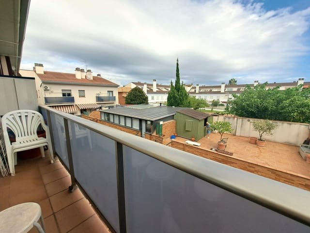 3 bedroom Apartment for sale in Pineda de Mar - € 259,000 (Ref: 9311357)