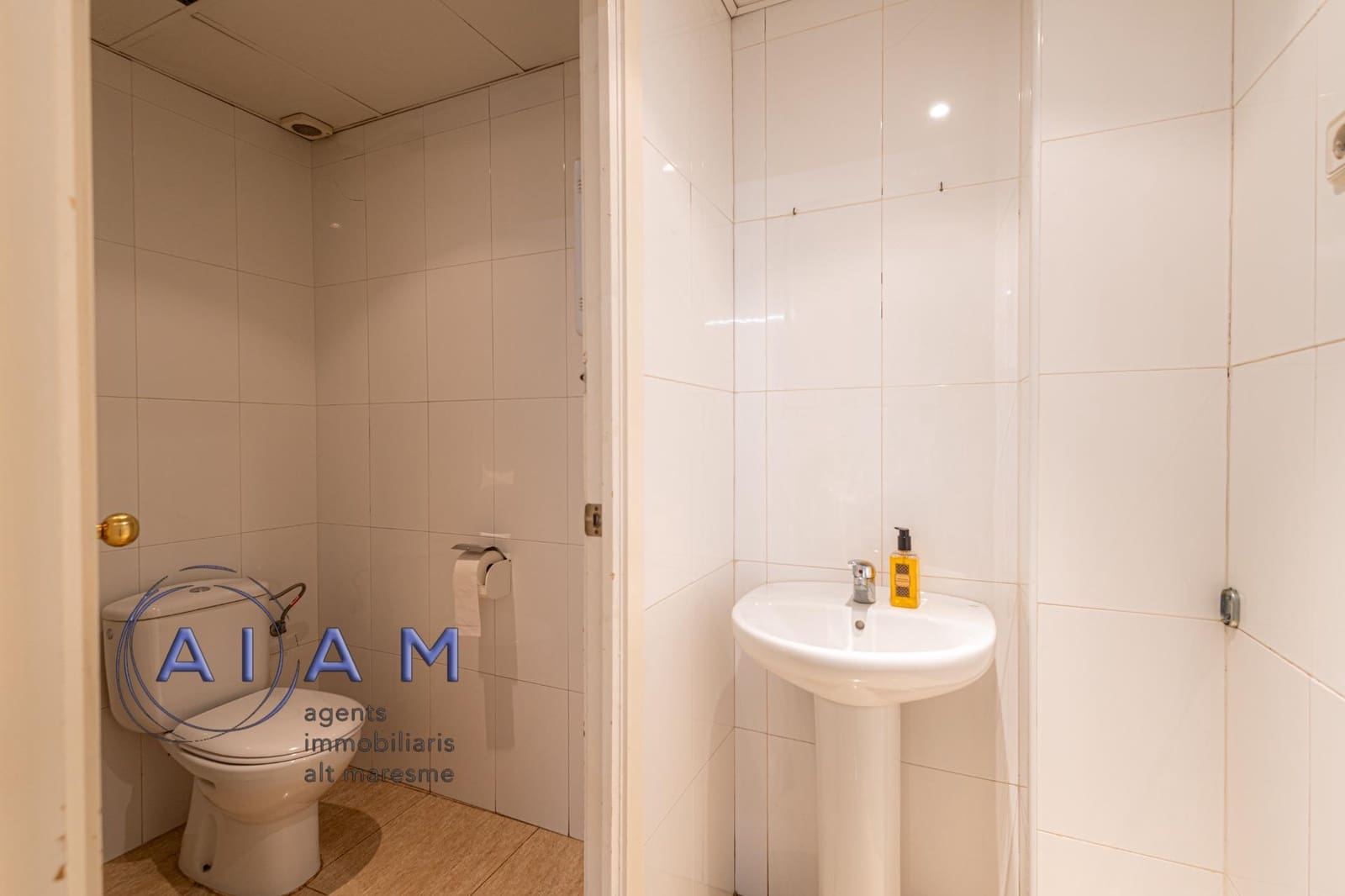 Erhverv til salg i Pineda de Mar - € 100.000 (Ref: 9311363)