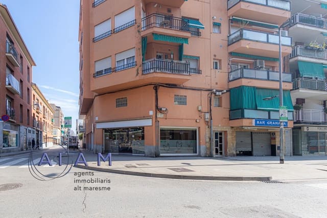 Erhverv til salg i Pineda de Mar - € 100.000 (Ref: 9311363)