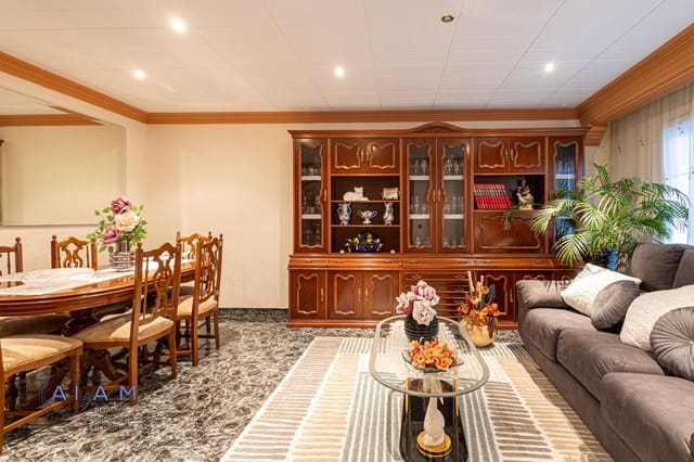 5 sovrum Kommersiell till salu i Pineda de Mar - 495 000 € (Ref: 9311377)