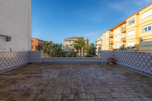 5 sovrum Kommersiell till salu i Pineda de Mar - 495 000 € (Ref: 9311377)