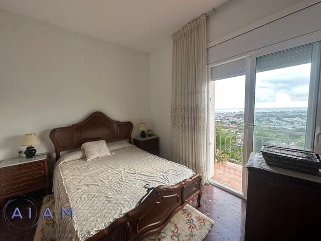 6 chambre Villa/Maison à vendre à Pineda de Mar avec piscine - 320 000 € (Ref: 9456504)