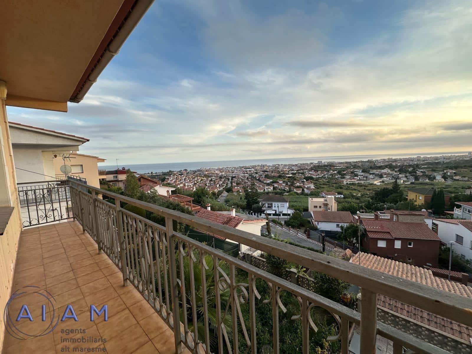 6 chambre Villa/Maison à vendre à Pineda de Mar avec piscine - 320 000 € (Ref: 9456504)