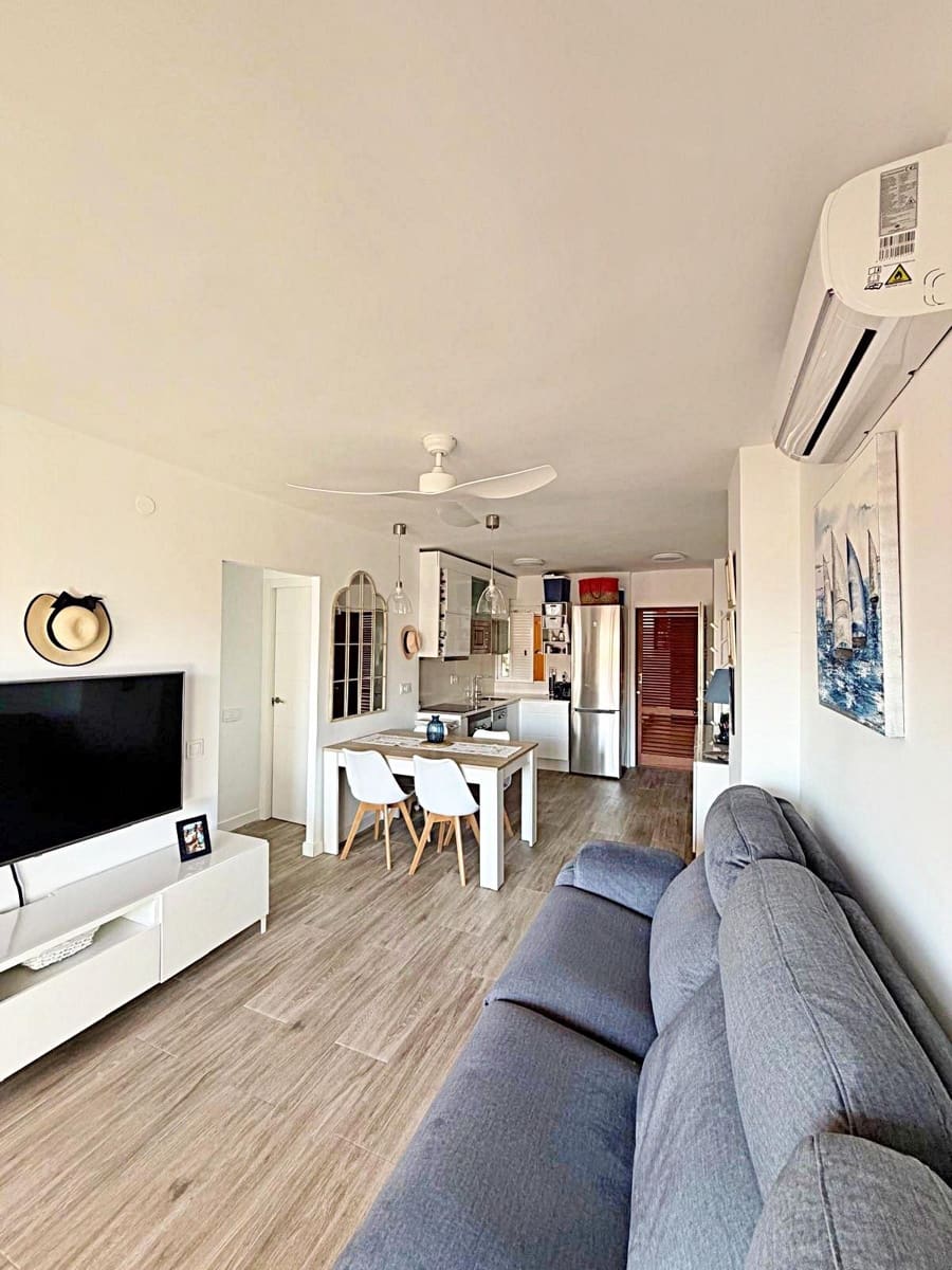 2 sovrum Lägenhet till salu i La Manga del Mar Menor med pool - 190 000 € (Ref: 10102756)