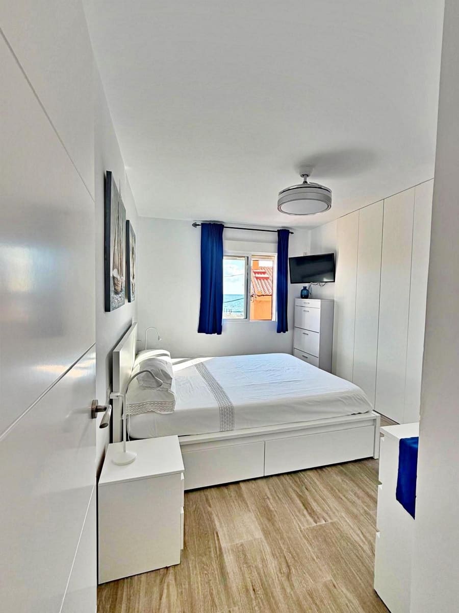 2 sovrum Lägenhet till salu i La Manga del Mar Menor med pool - 190 000 € (Ref: 10102756)
