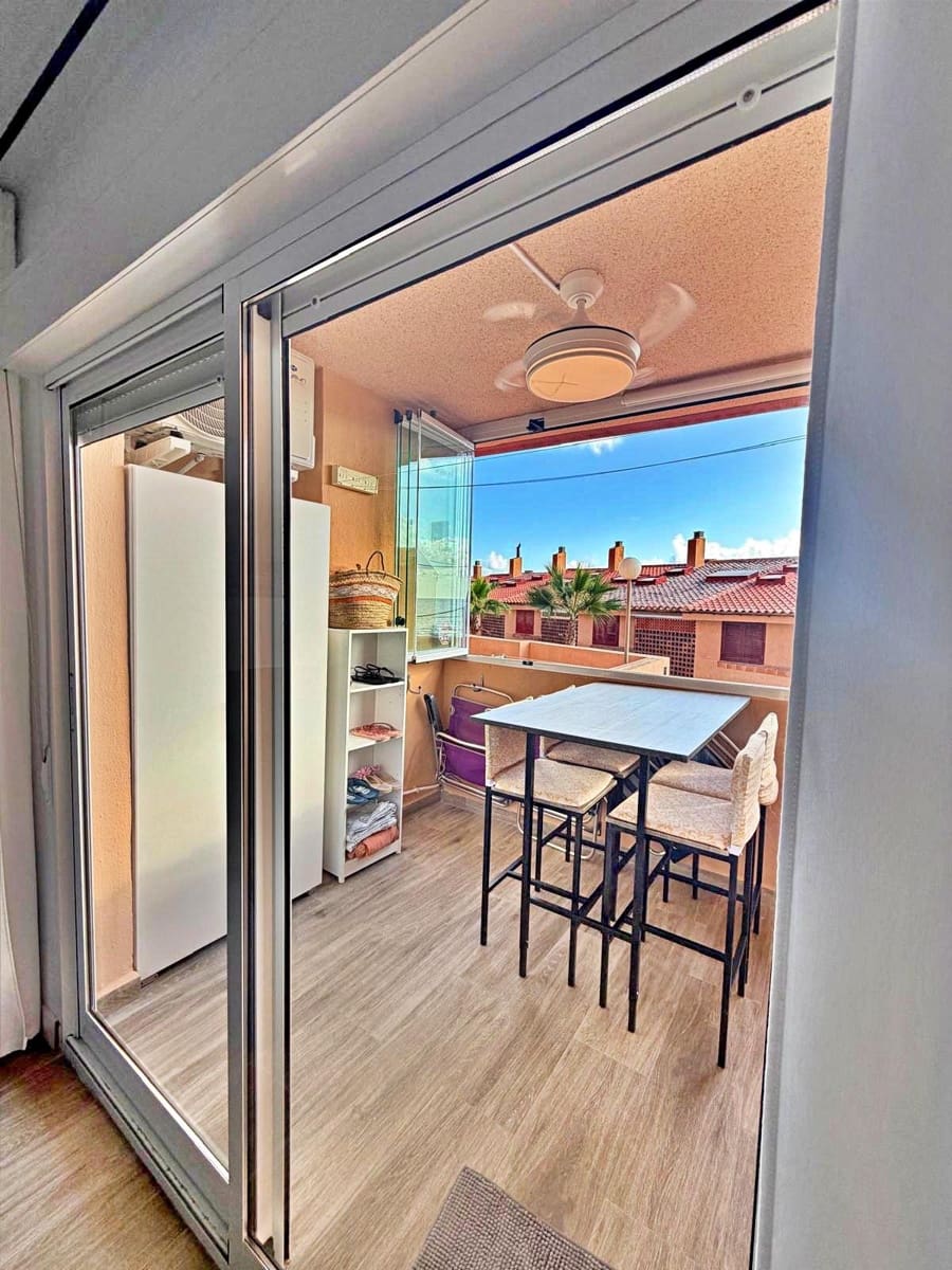 2 sovrum Lägenhet till salu i La Manga del Mar Menor med pool - 190 000 € (Ref: 10102756)
