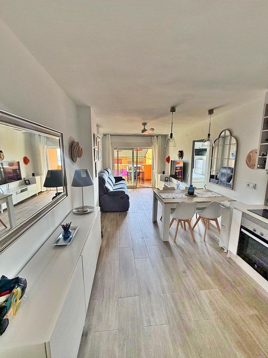 2 sovrum Lägenhet till salu i La Manga del Mar Menor med pool - 190 000 € (Ref: 10102756)