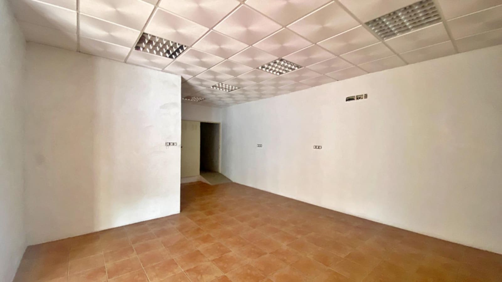 Comercial para venda em Murcia cidade - 130 000 € (Ref: 9303630)