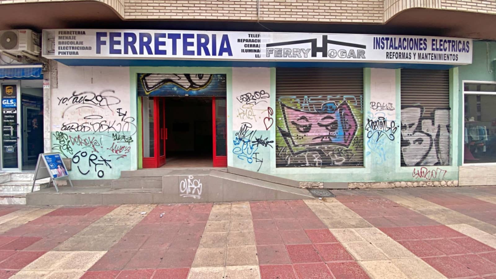 Comercial para venda em Murcia cidade - 130 000 € (Ref: 9303630)