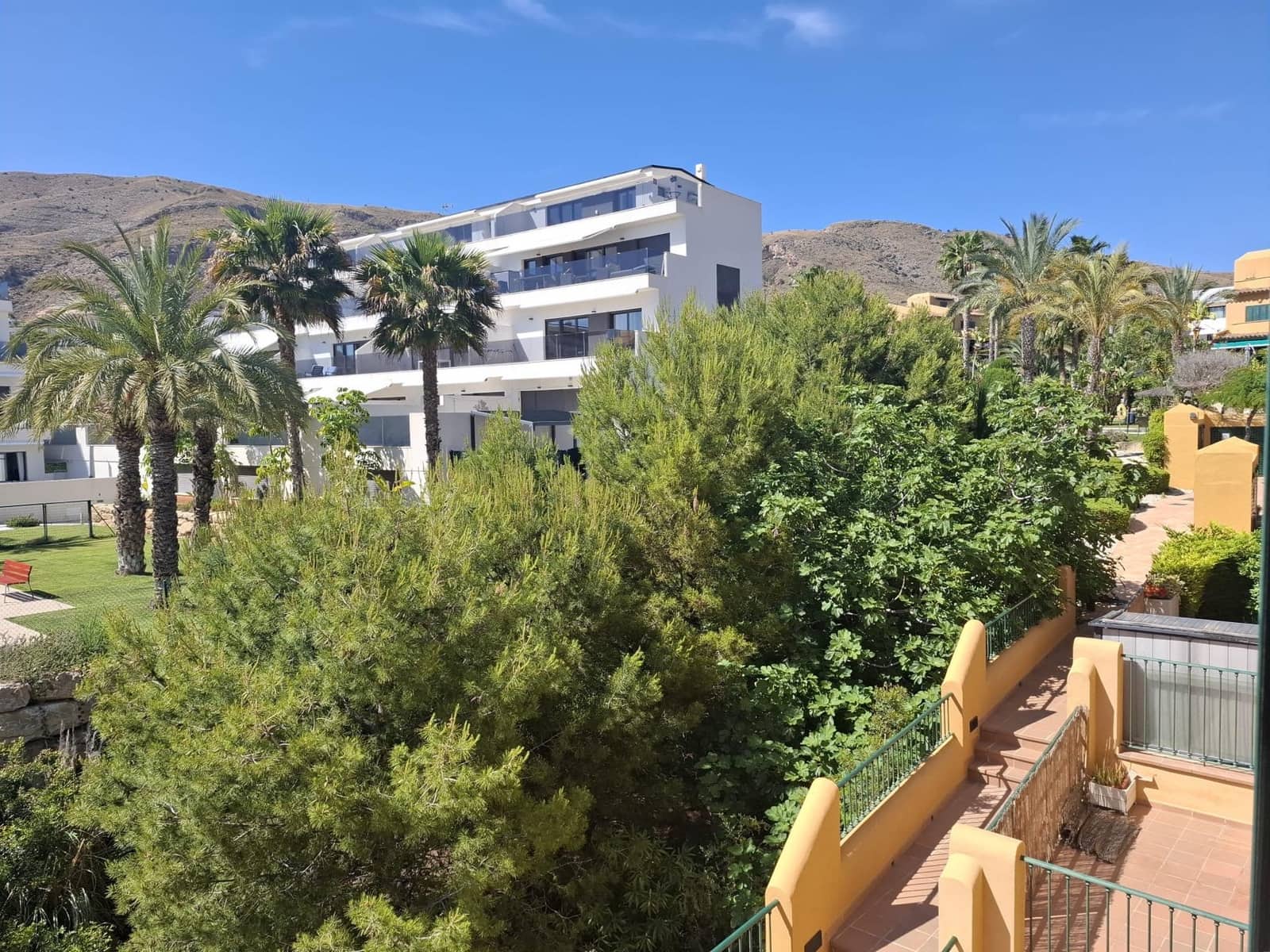 2 slaapkamer Rijtjeshuis te koop in Finestrat met zwembad - € 295.000 (Ref: 9338120)