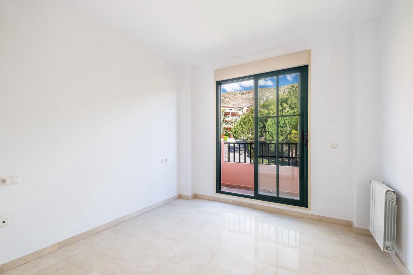 2 bedroom Flat for sale in Finestrat - € 395,000 (Ref: 9383043)