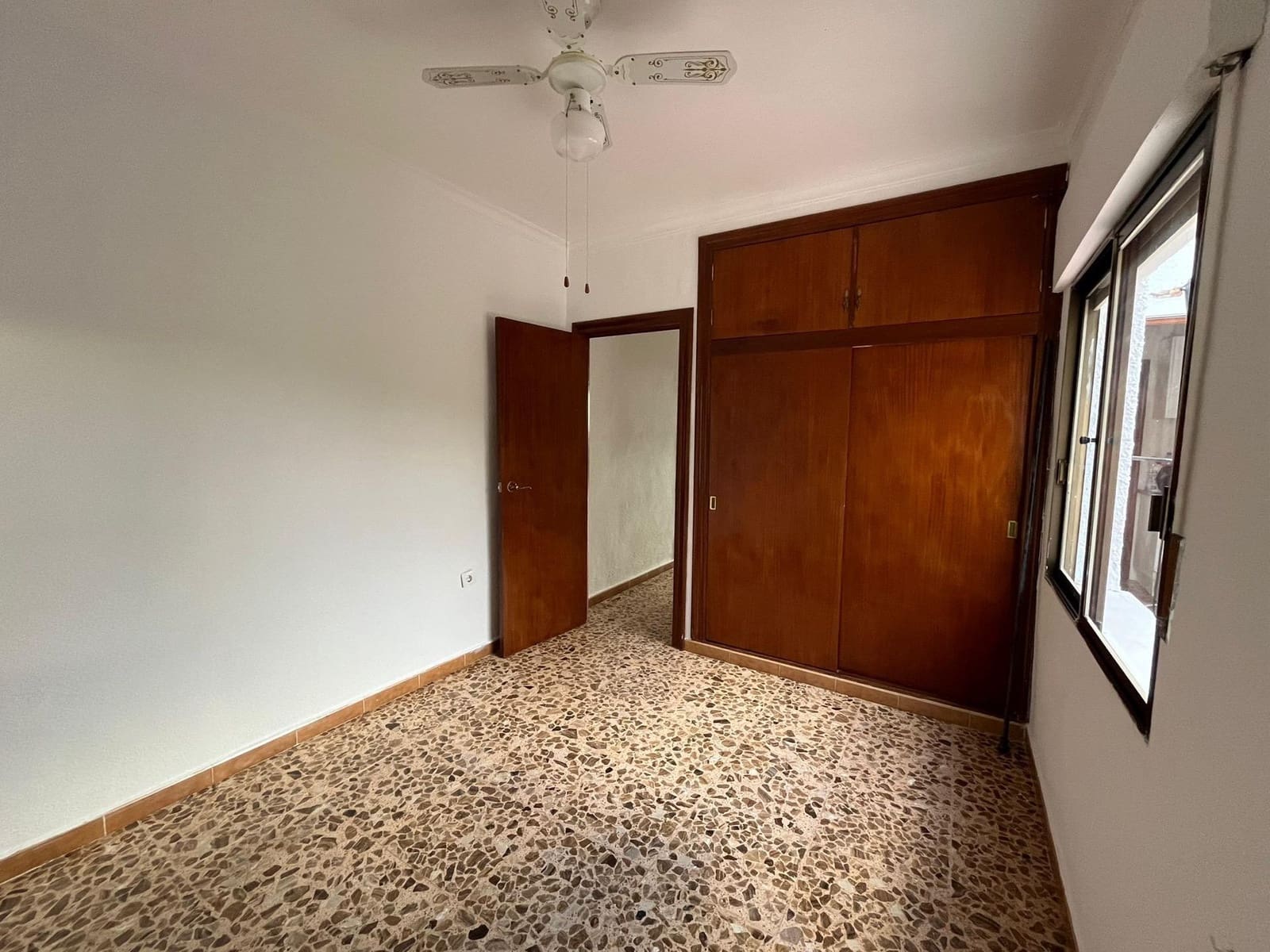 4 bedroom Villa for sale in Aledo - € 145,000 (Ref: 9433630)