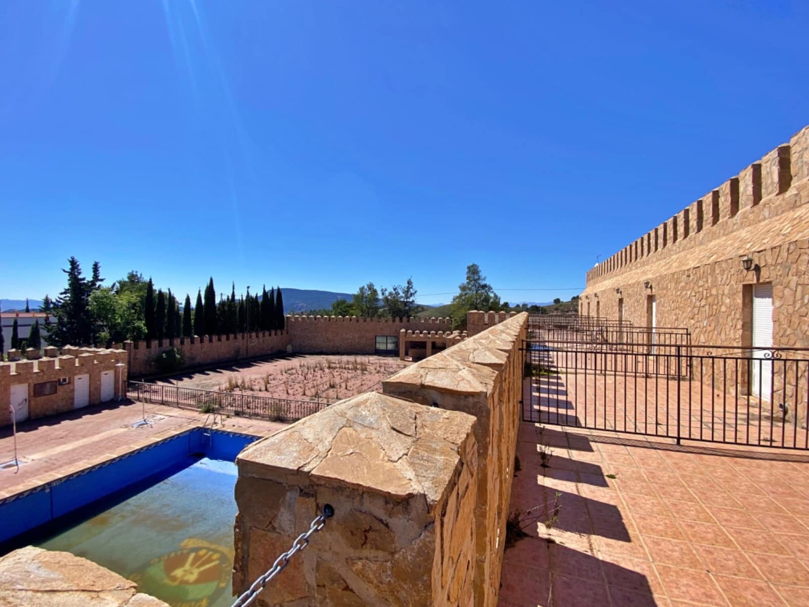 56 bedroom Hotel for sale in Aledo - € 875,000 (Ref: 9446454)