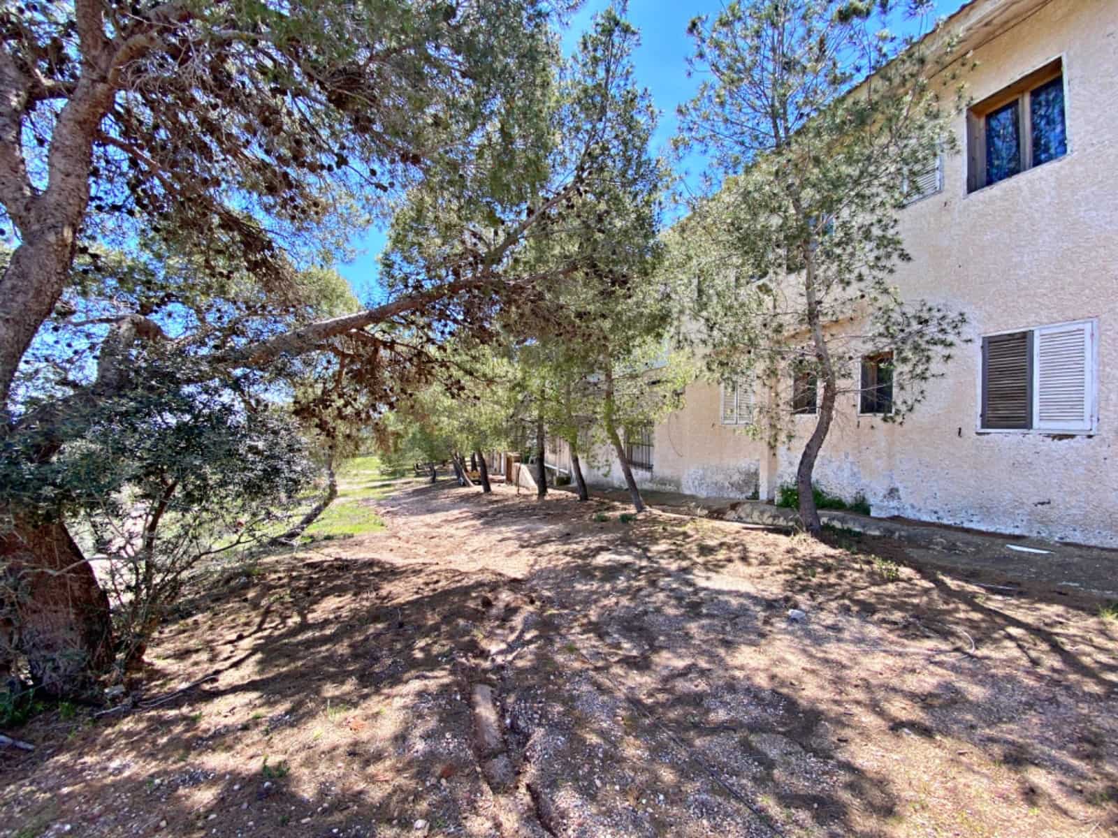 56 bedroom Hotel for sale in Aledo - € 875,000 (Ref: 9446454)