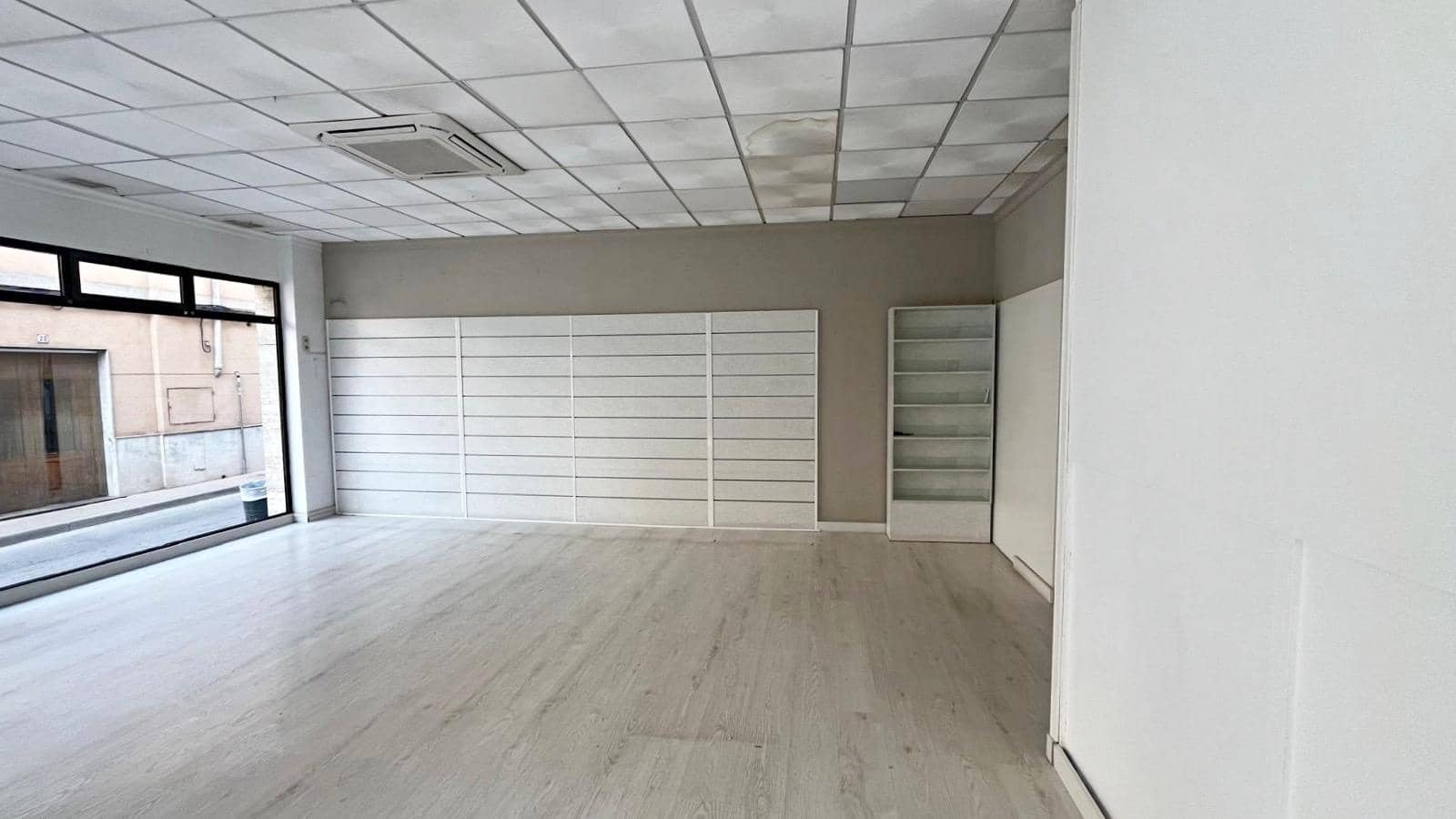 Kommersiell att hyra i Totana - 450 € (Ref: 9465846)