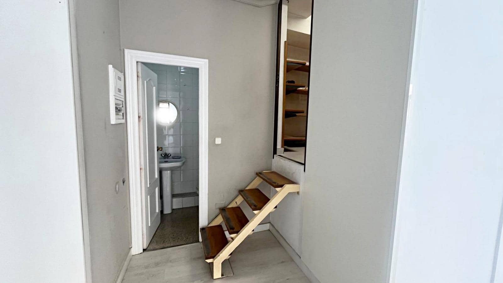 Kommersiell att hyra i Totana - 450 € (Ref: 9465846)