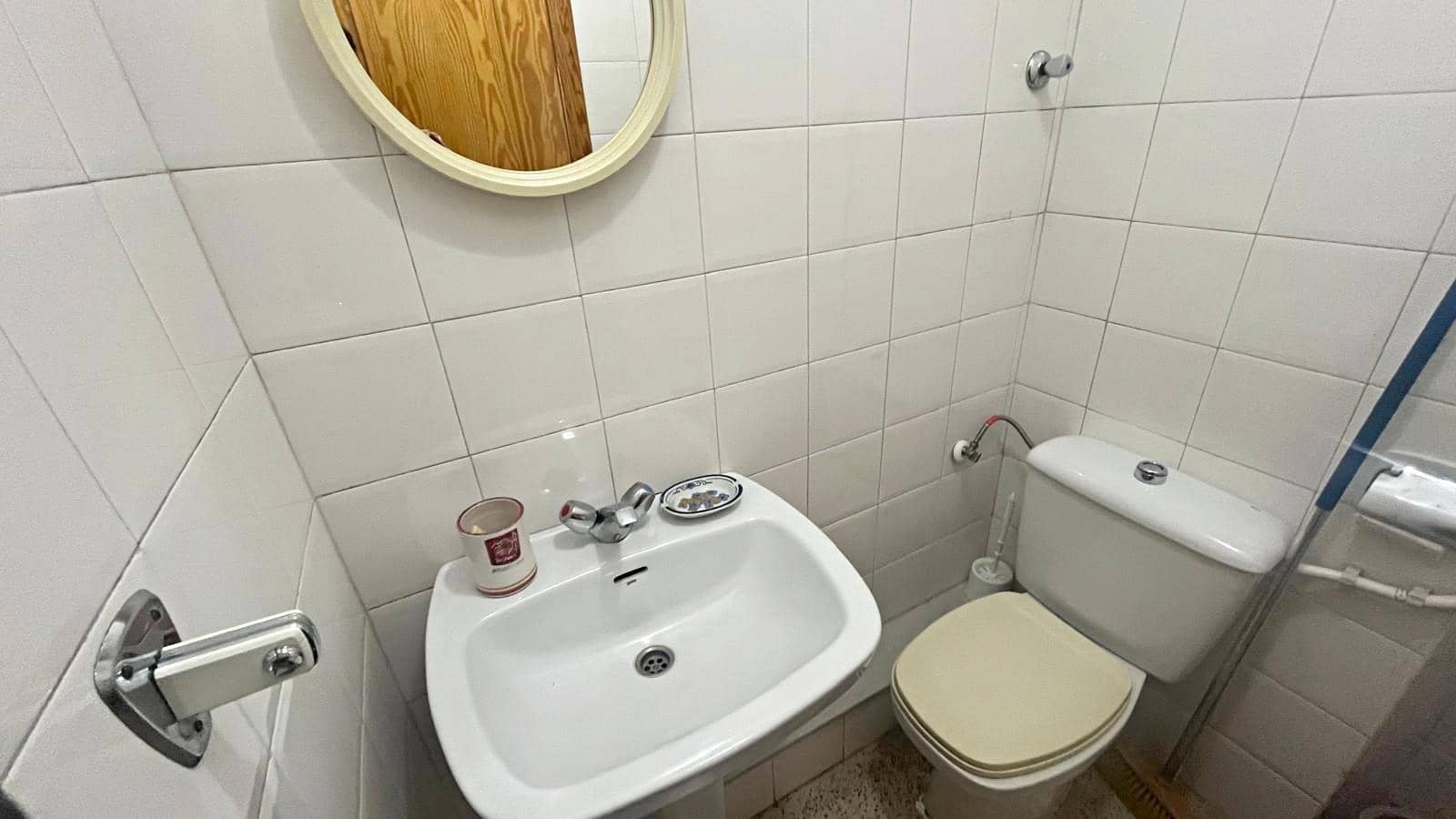 Kommersiell att hyra i Totana - 450 € (Ref: 9465846)