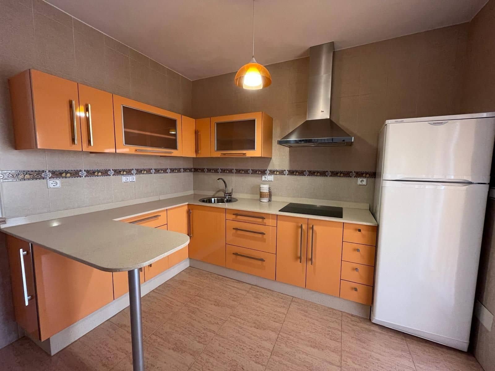 Chalet de 5 habitaciones en El Pareton en venta con garaje - 250.000 € (Ref: 9468545)
